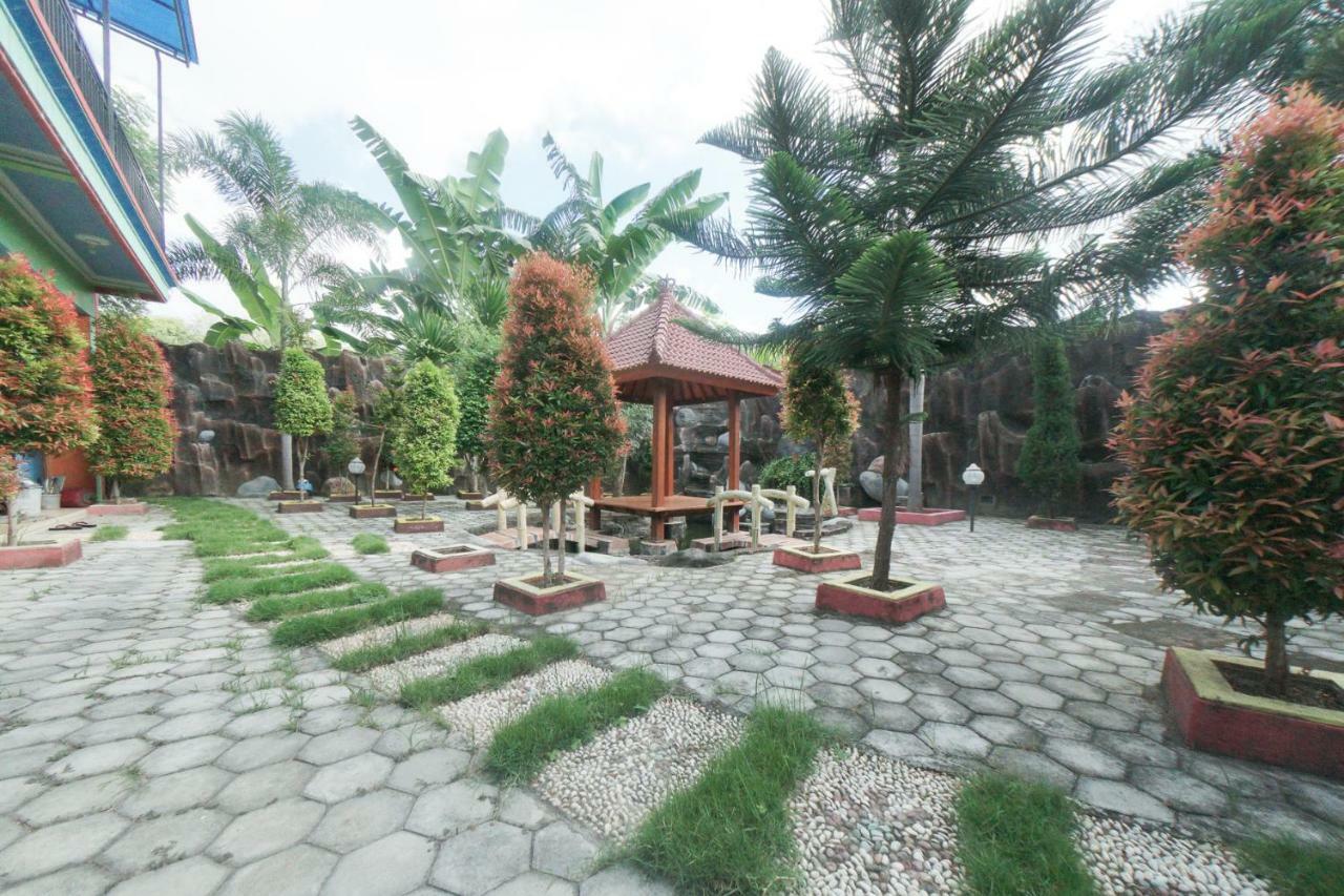 Reddoorz Syariah Near Mall Roxy Banyuwangi 2 Extérieur photo