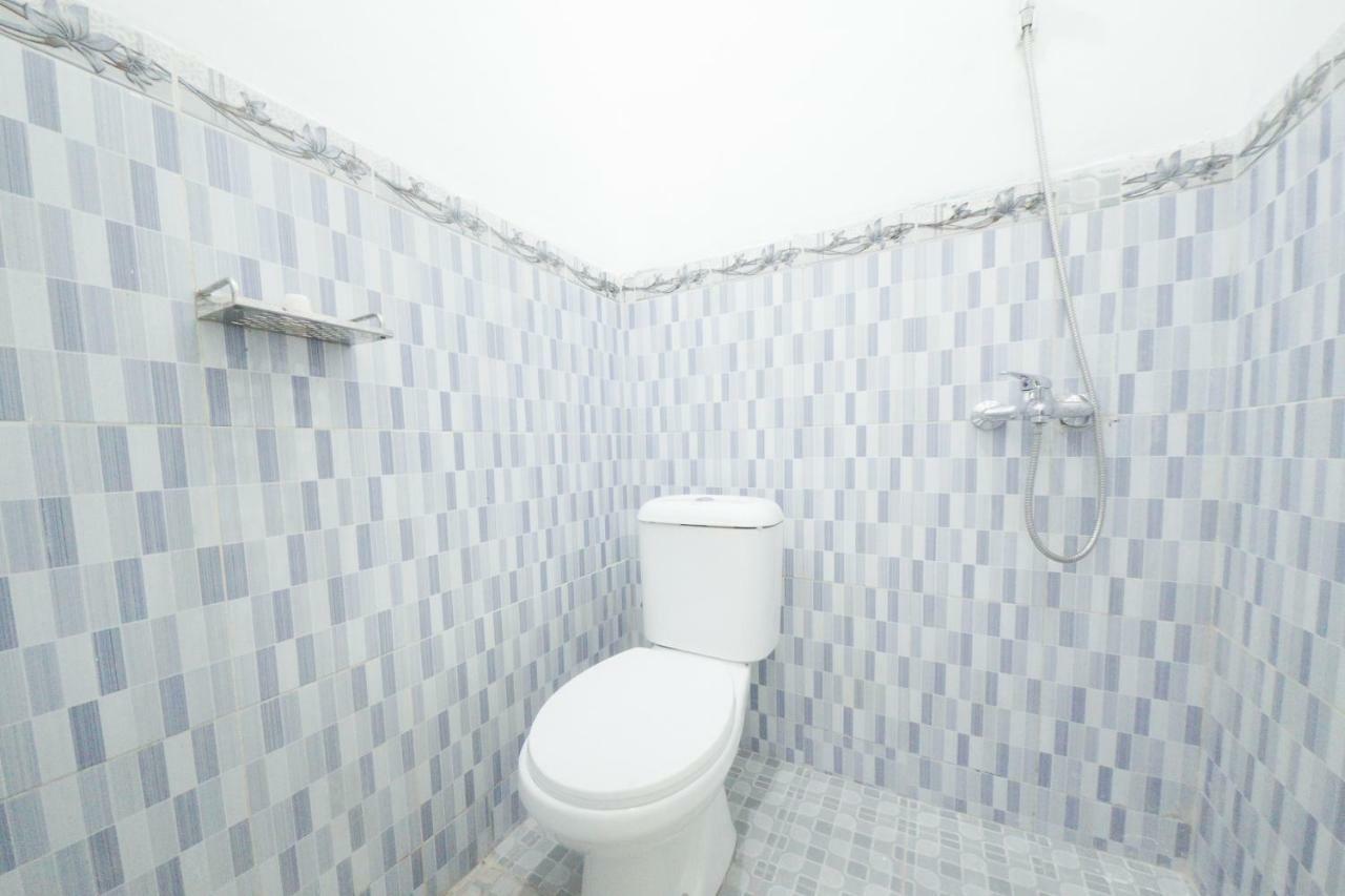 Reddoorz Syariah Near Mall Roxy Banyuwangi 2 Extérieur photo