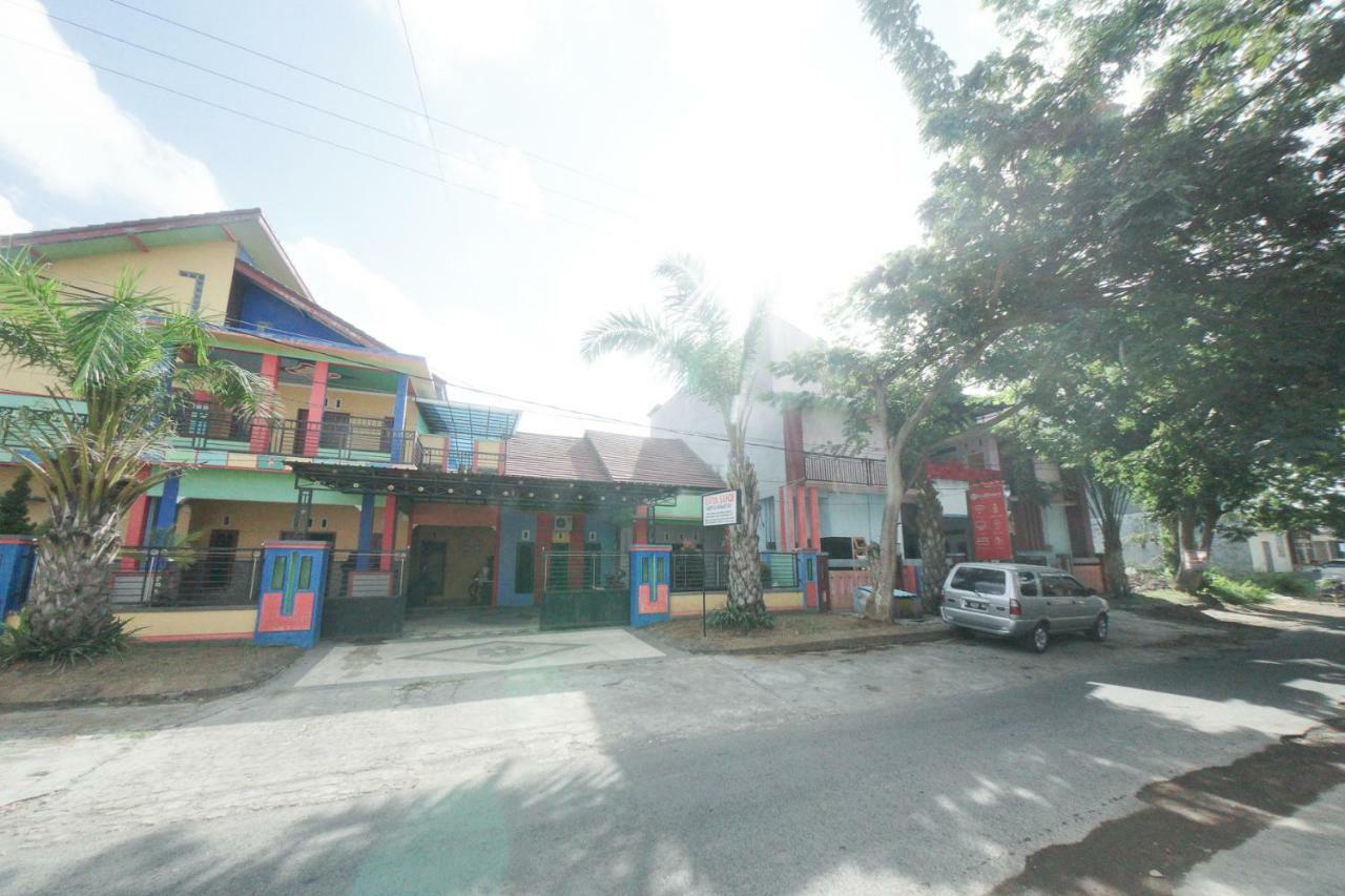 Reddoorz Syariah Near Mall Roxy Banyuwangi 2 Extérieur photo