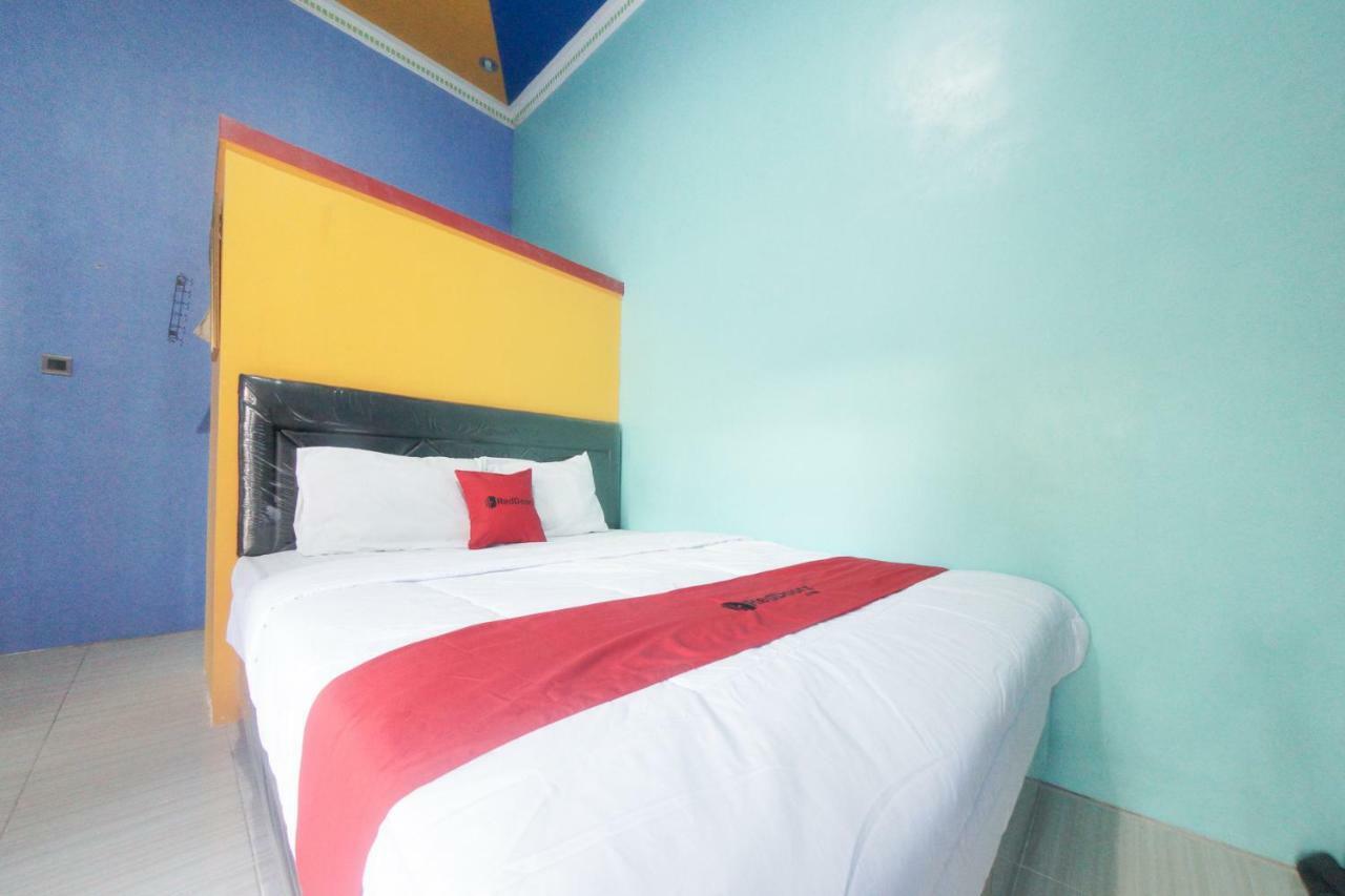 Reddoorz Syariah Near Mall Roxy Banyuwangi 2 Extérieur photo