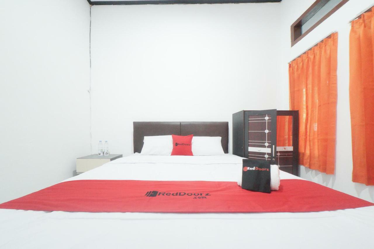 Reddoorz Syariah Near Mall Roxy Banyuwangi 2 Extérieur photo